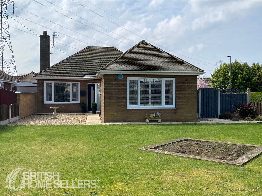 2 bed bungalow for sale in Wharf Road, Crowle, Scunthorpe, Lincolnshire
