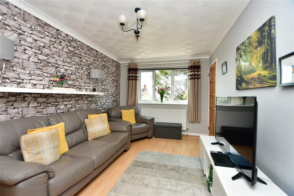 2 bed town house for sale in Beacon Road, Chatham, Kent ME5, £230,000