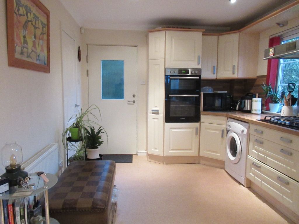 4 bed detached house to rent in Kinloch Park, West End, Dundee DD2, £