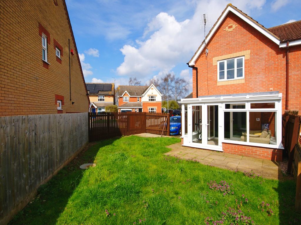 2 bed end terrace house to rent in Grebe Close, North Hykeham, Lincoln