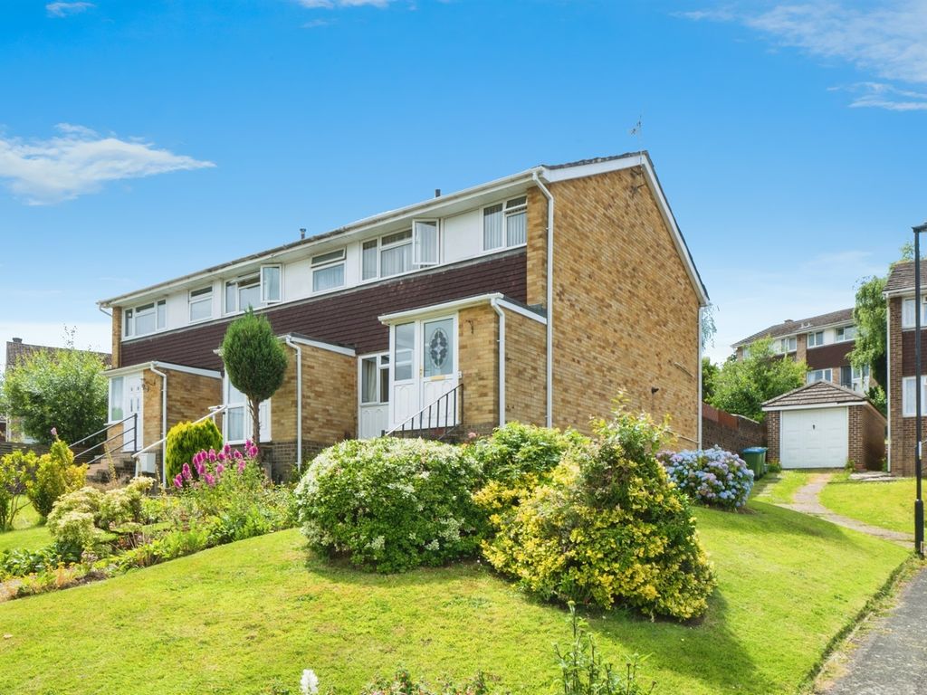 3 bed end terrace house for sale in Arden Close, Southampton SO18, £