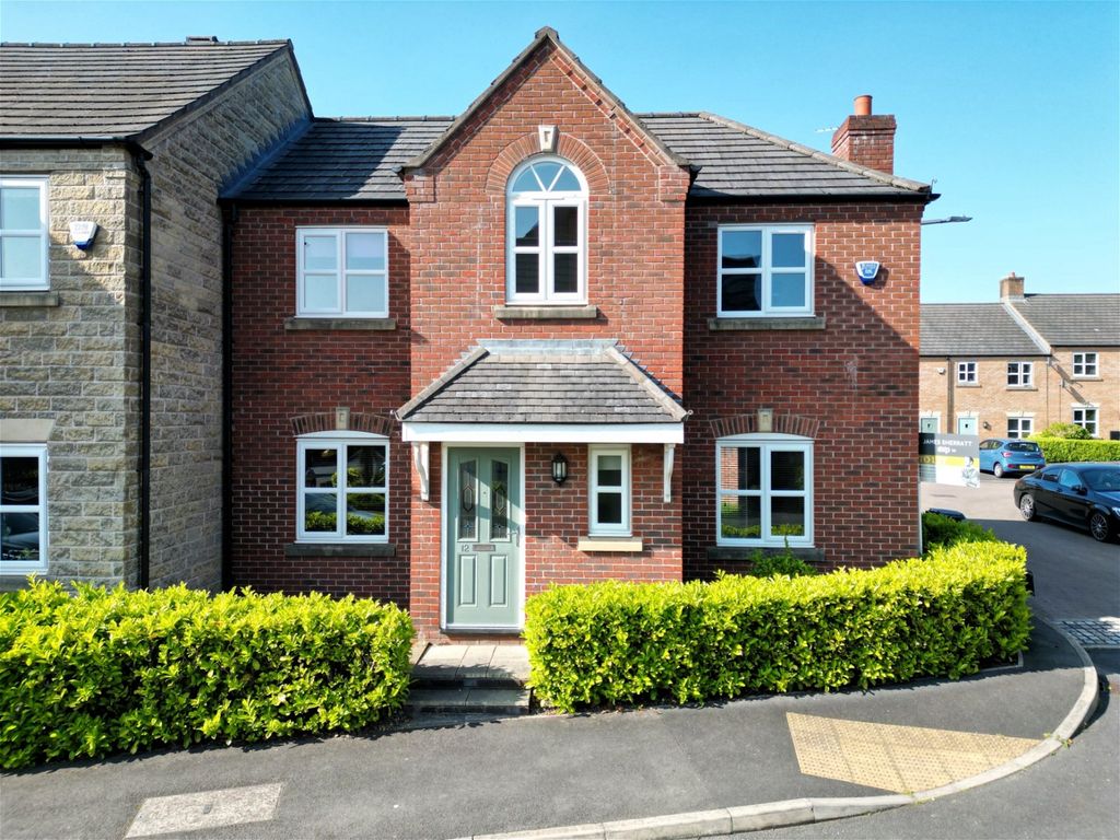 4 bed end terrace house to rent in Eastwood Drive, Marple, Stockport