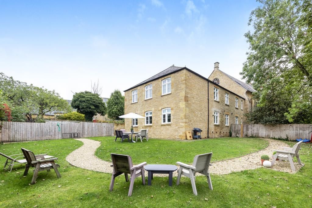 2 bed flat for sale in chipping norton, oxfordshire ox7