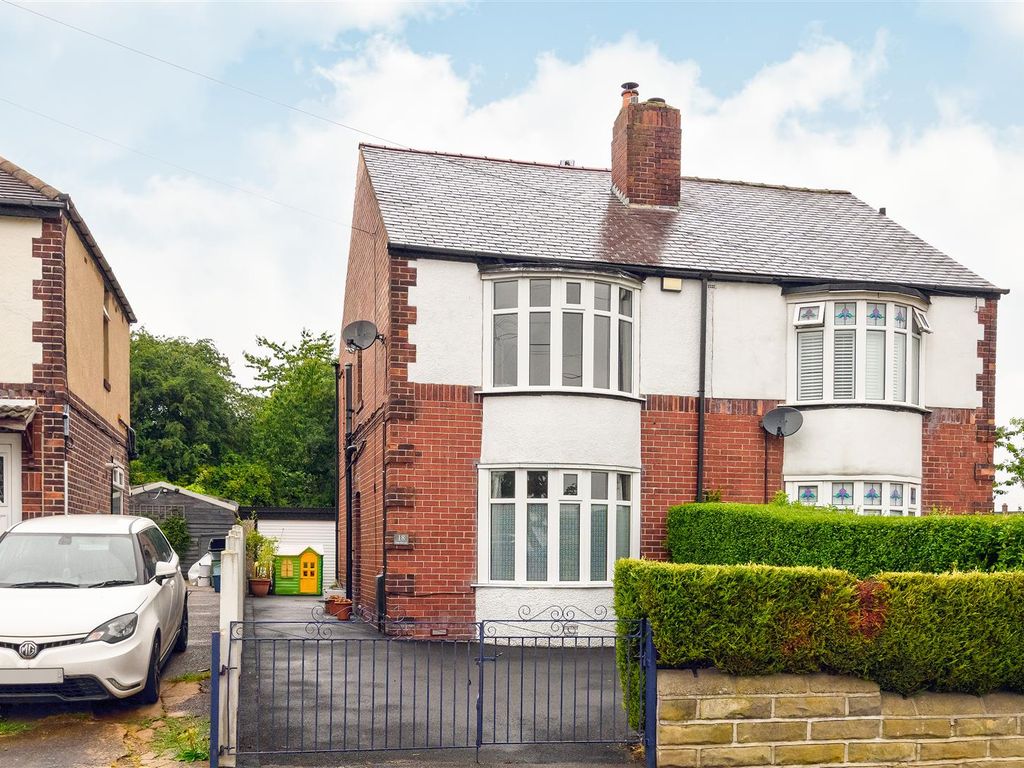 3 bed property for sale in Potter Hill Lane, High Green, Sheffield S35