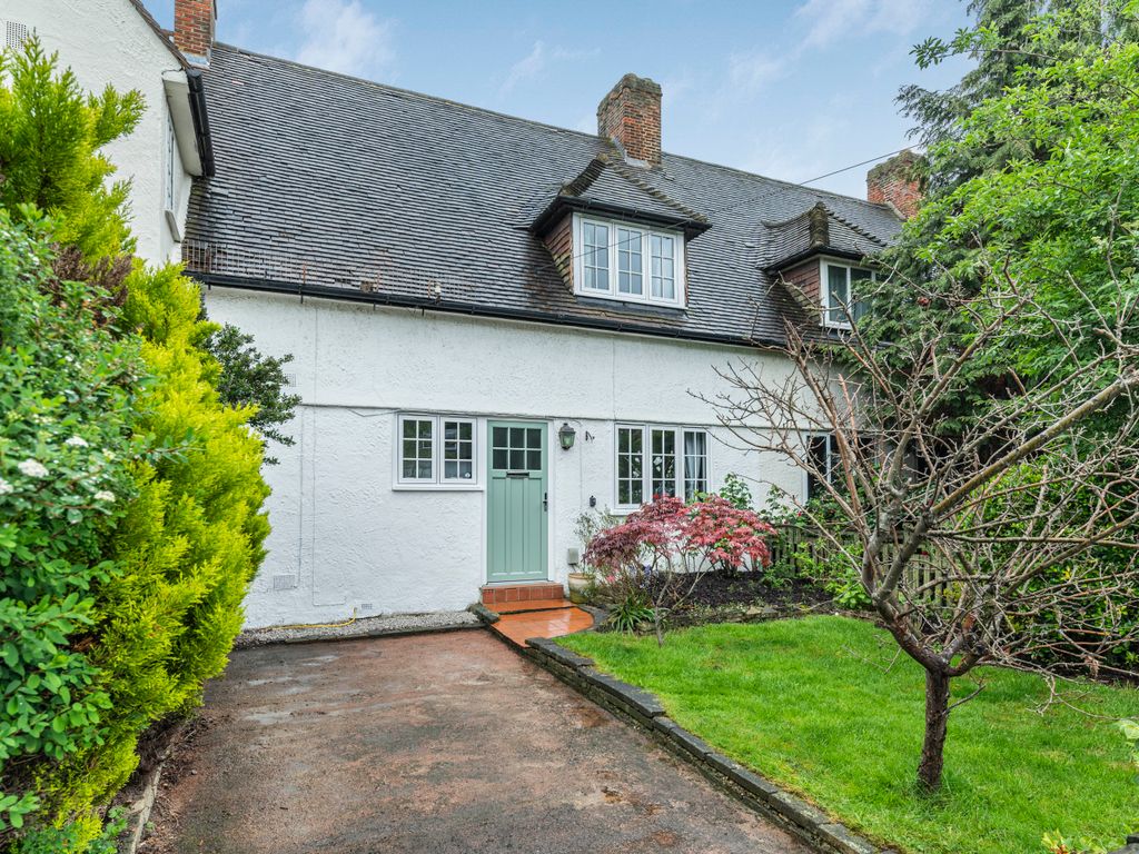 3 bed terraced house for sale in Congreve Road, London SE9, £525,000