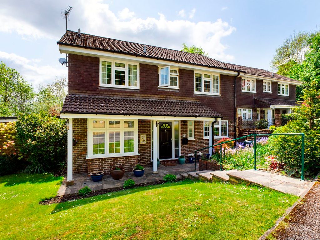 4 bed detached house for sale in Boundary Way, Addington, Croydon CR0