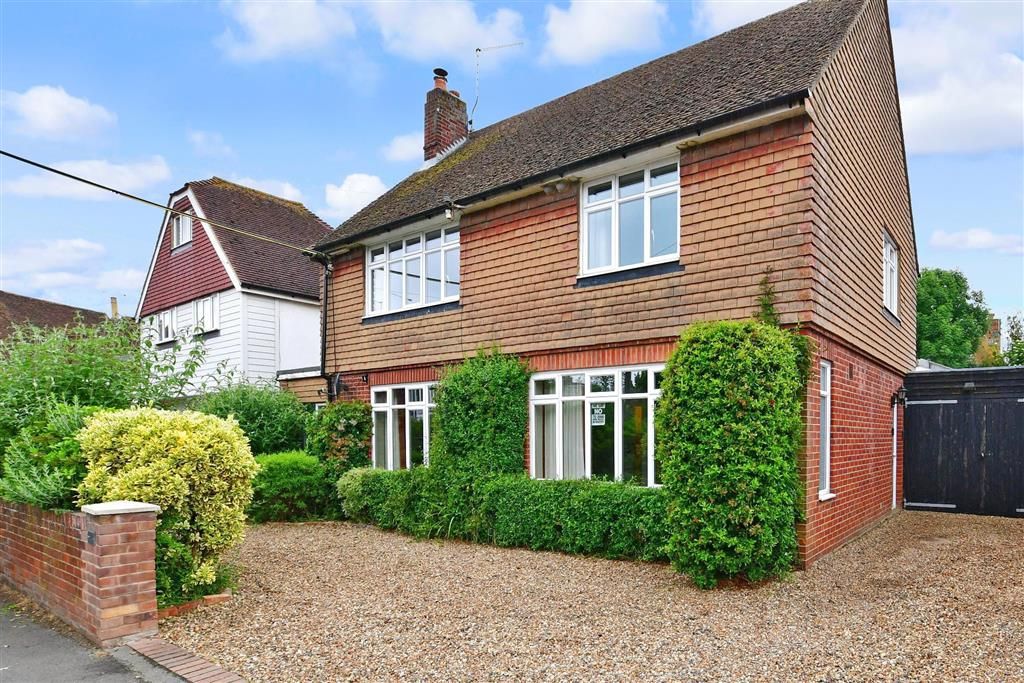 3 bed detached house for sale in Maidstone Road, Marden, Tonbridge