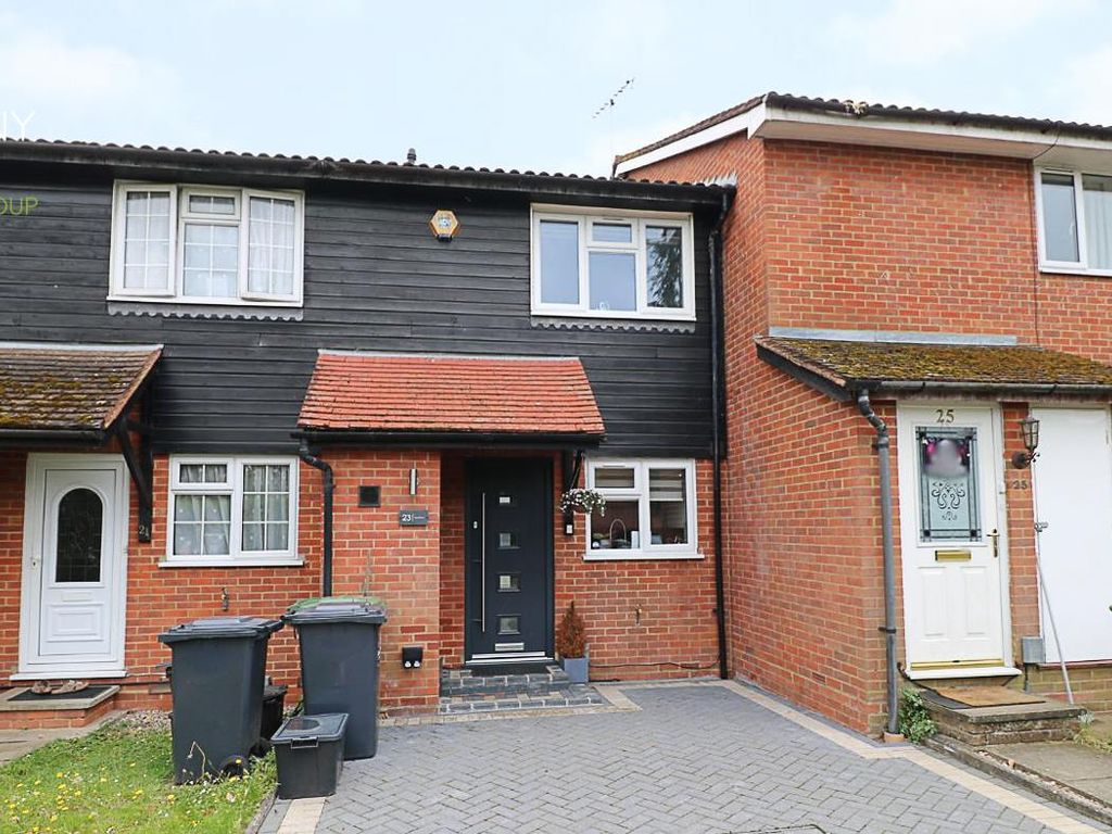 2 bed terraced house to rent in Rochford Close, Broxbourne EN10, £1,500