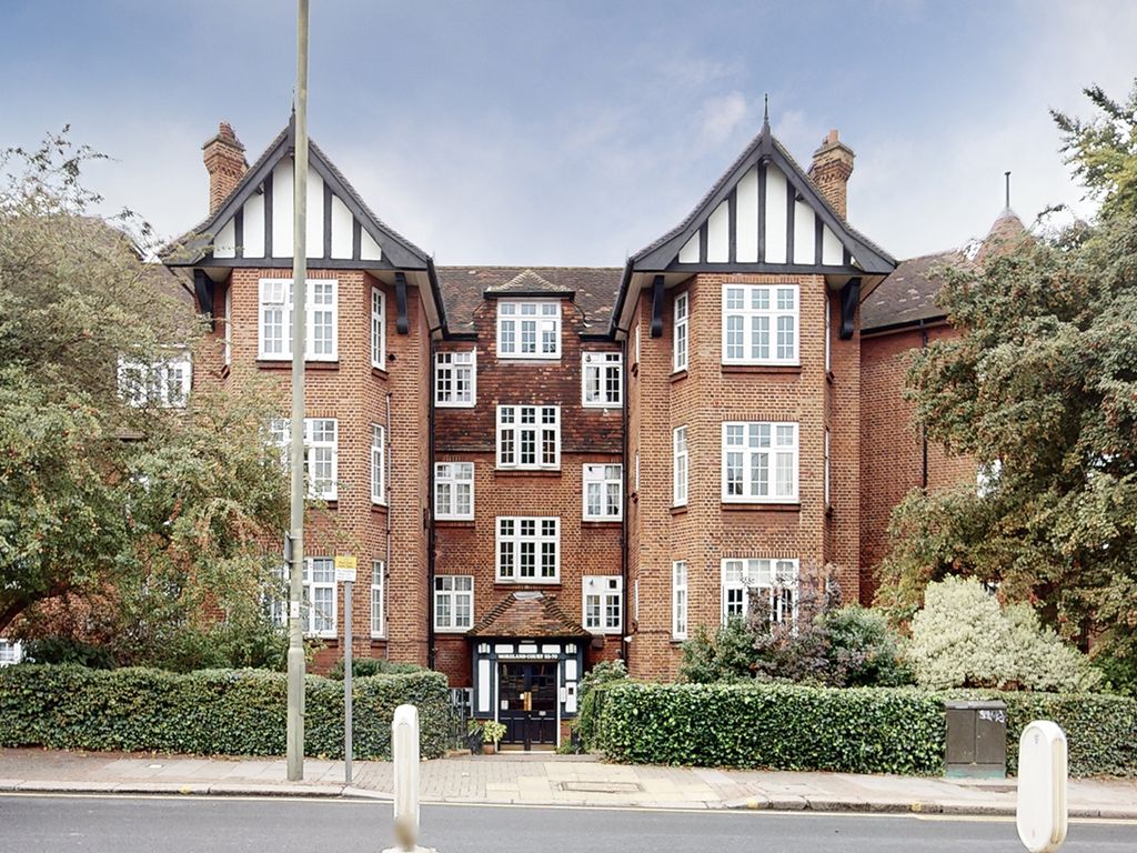 2 bed flat for sale in Moreland Court, Finchley Road, London NW2, £