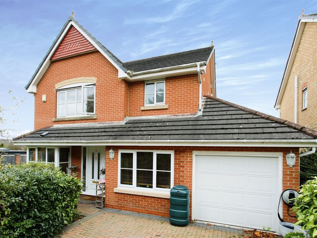 4 bed detached house for sale in Kensington Way, Davenham, Northwich