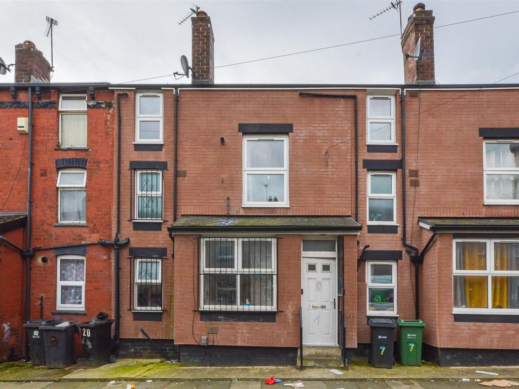 3 bed terraced house for sale in Copperfield Crescent, Cross Green