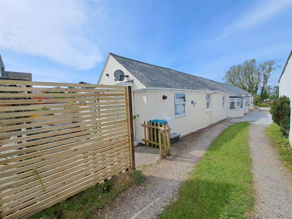 2 bed semidetached bungalow for sale in Mount Pleasant Road, Camborne