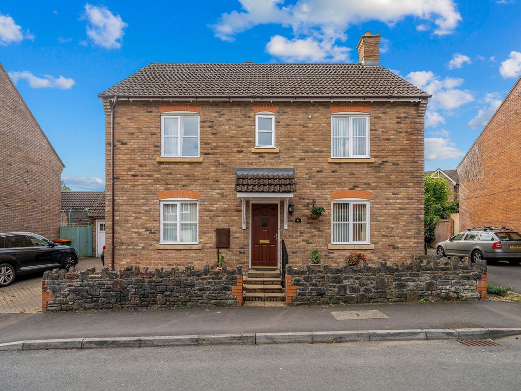 4 bed detached house for sale in Harlech Drive, Rhiwderin NP10 Zoopla