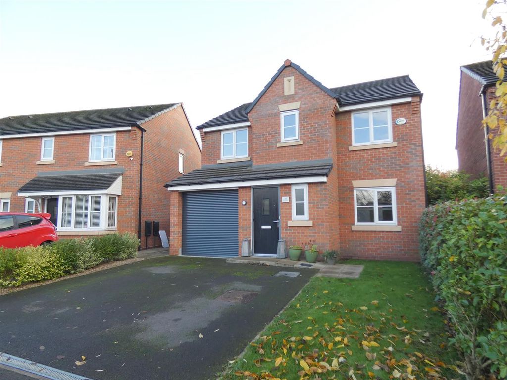 4 bed detached house for sale in Heron Way, Sandbach CW11, £325,000