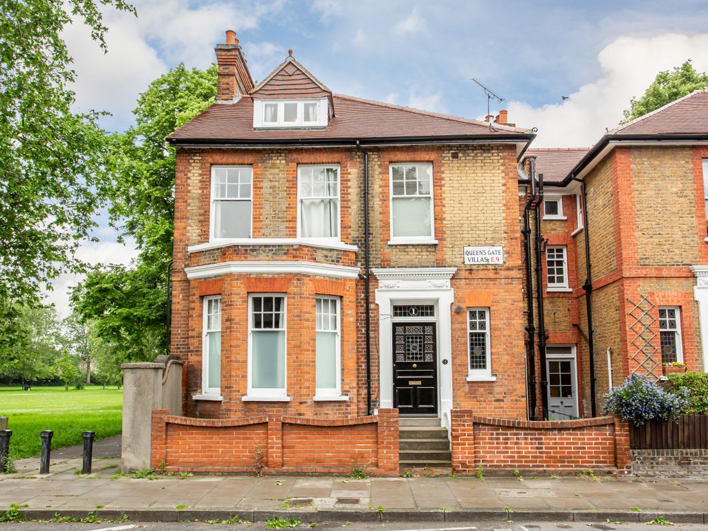 6 bed end terrace house for sale in Victoria Park Road, London E9, £