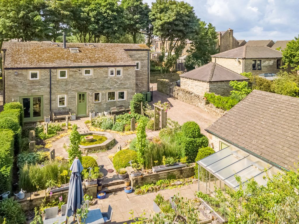 4 bed detached house for sale in Broad Oak, Linthwaite, Huddersfield