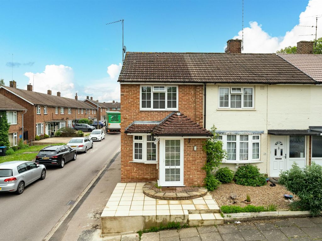 2 bed end terrace house for sale in Acorn Road, Hemel Hempstead HP3