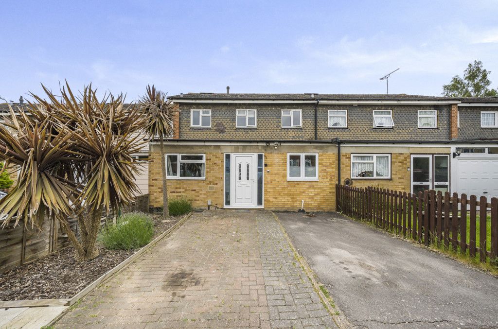 3 bed terraced house for sale in Corbridge Road, Reading, Berkshire RG2
