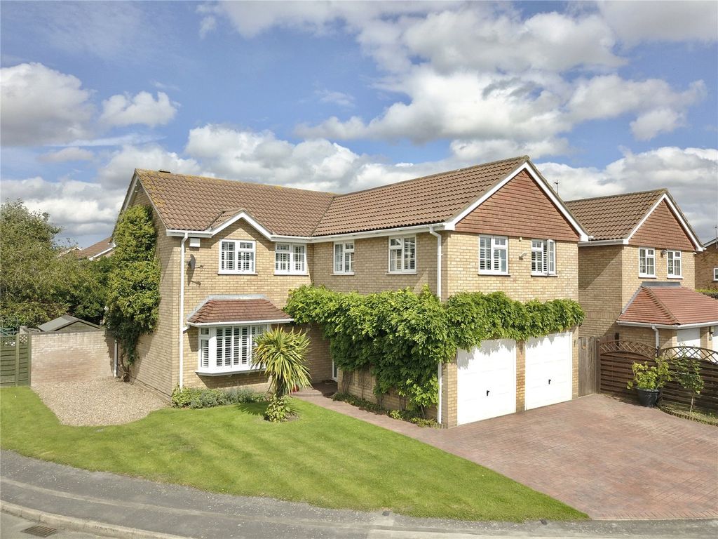 5 bed detached house for sale in Wendover Drive, Hinckley