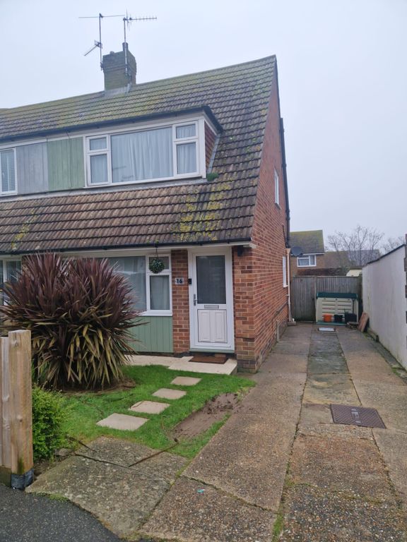 2 bed semidetached house to rent in Lesley Close, BexhillOnSea TN40