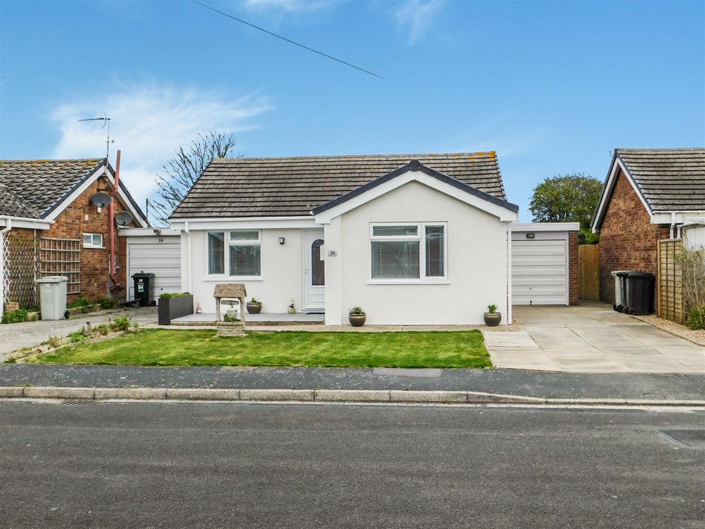 3 bed detached bungalow for sale in Wilton Avenue, Chapel St. Leonards