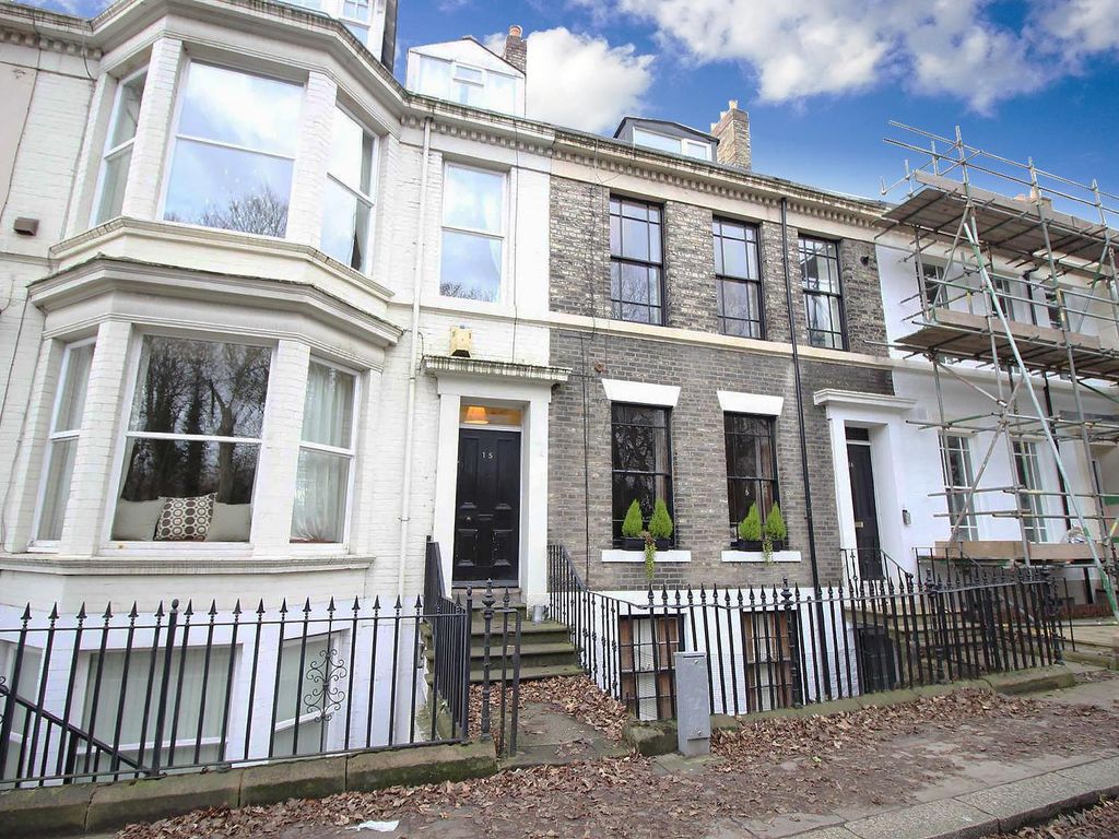 2 bed flat to rent in Garden Flat, North Terrace, Claremont Road