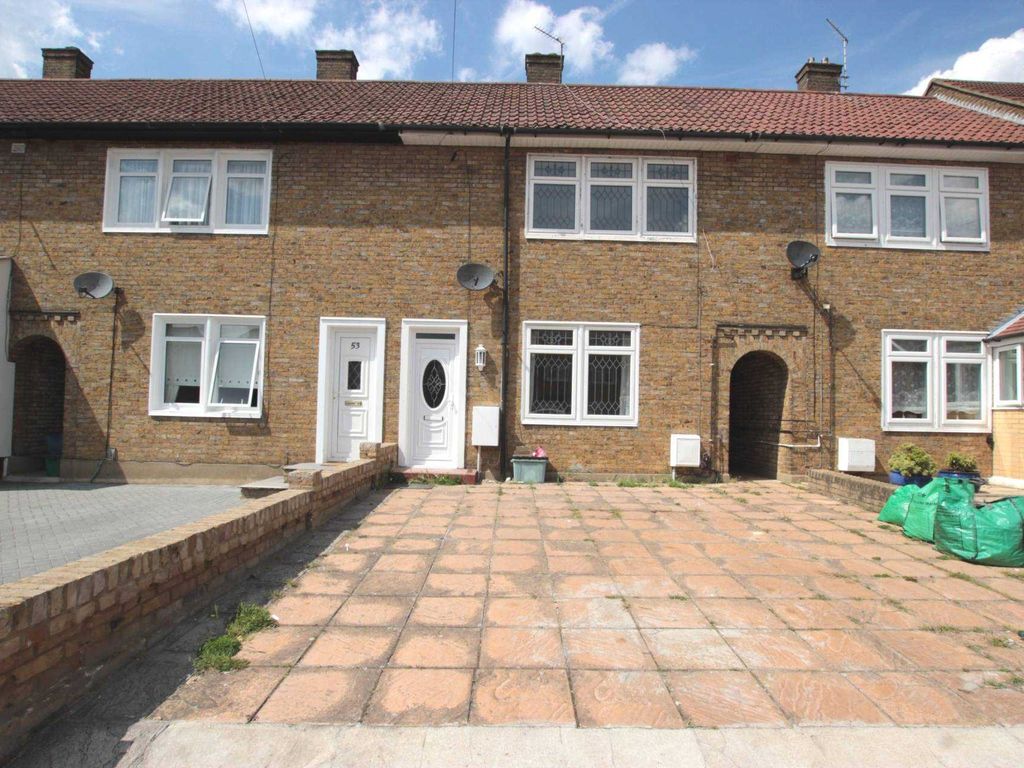 2 bed property to rent in Tine Road, Chigwell Row IG7 Zoopla