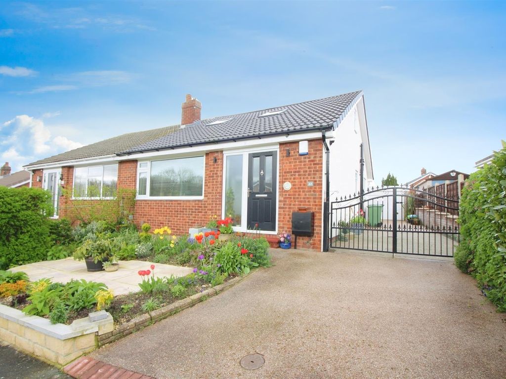 3 bed semidetached bungalow for sale in Templegate Avenue, Leeds LS15