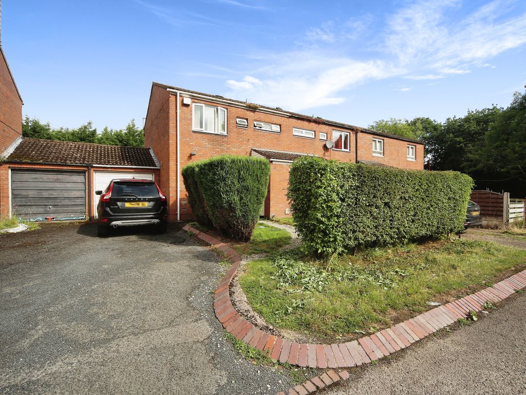 3 bed semidetached house for sale in Devon Road, Birmingham B45, £