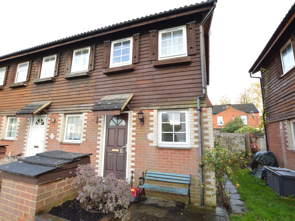 1 bed end terrace house to rent in Kings Road, Woking, Surrey GU21, £1,050 pcm Zoopla