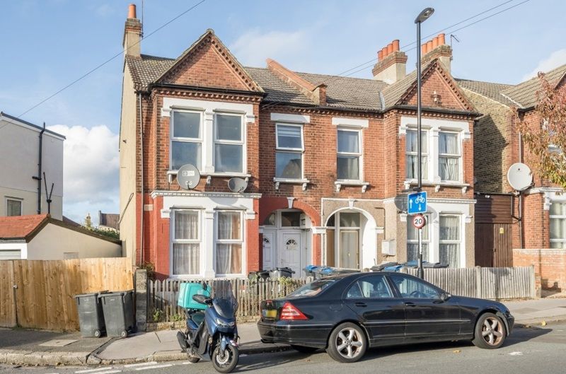 Commercial property for sale in 103 Mersham Road, Thornton Heath