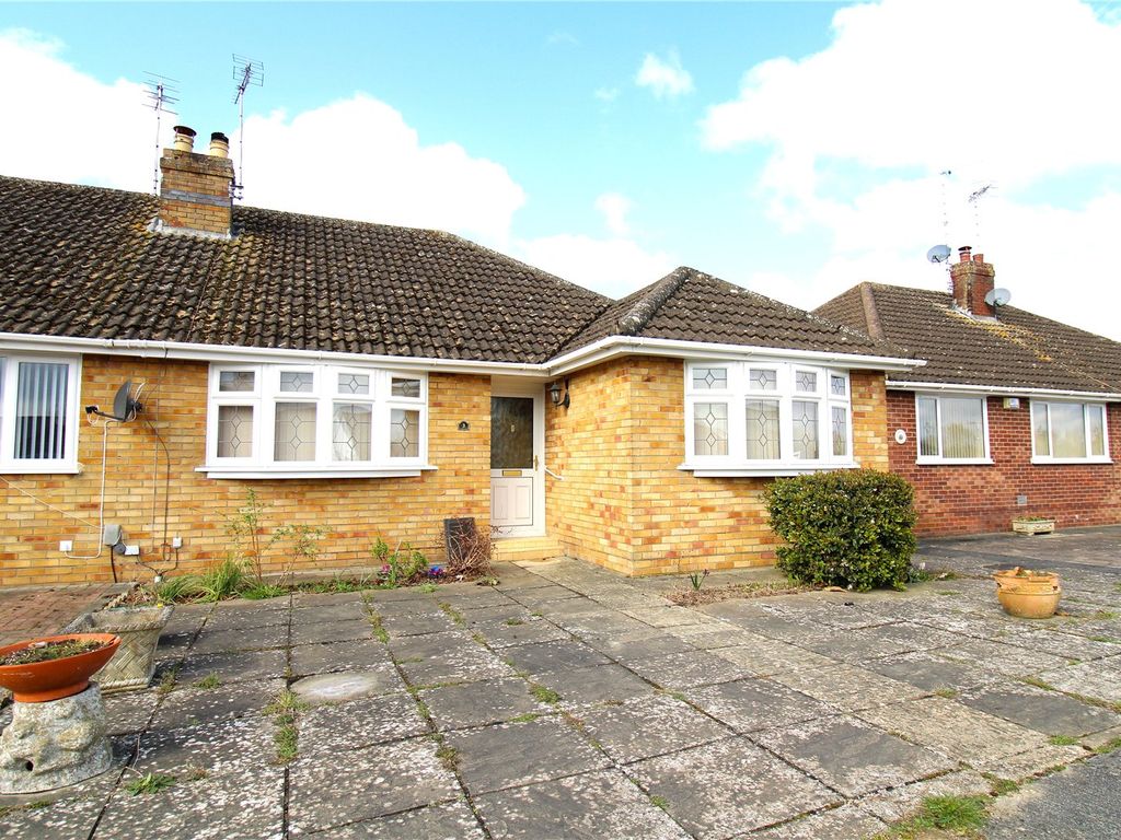 3 bed bungalow for sale in Haydon View Road, Swindon, Wiltshire SN25