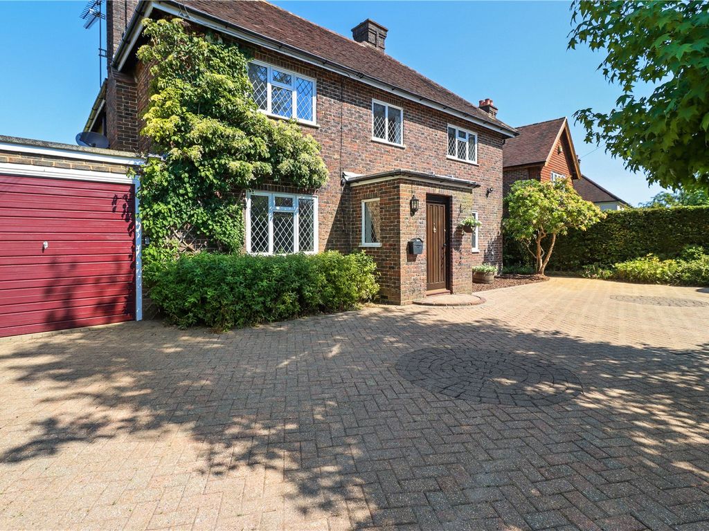 4 bed detached house for sale in Mill Road, Heathfield, East Sussex