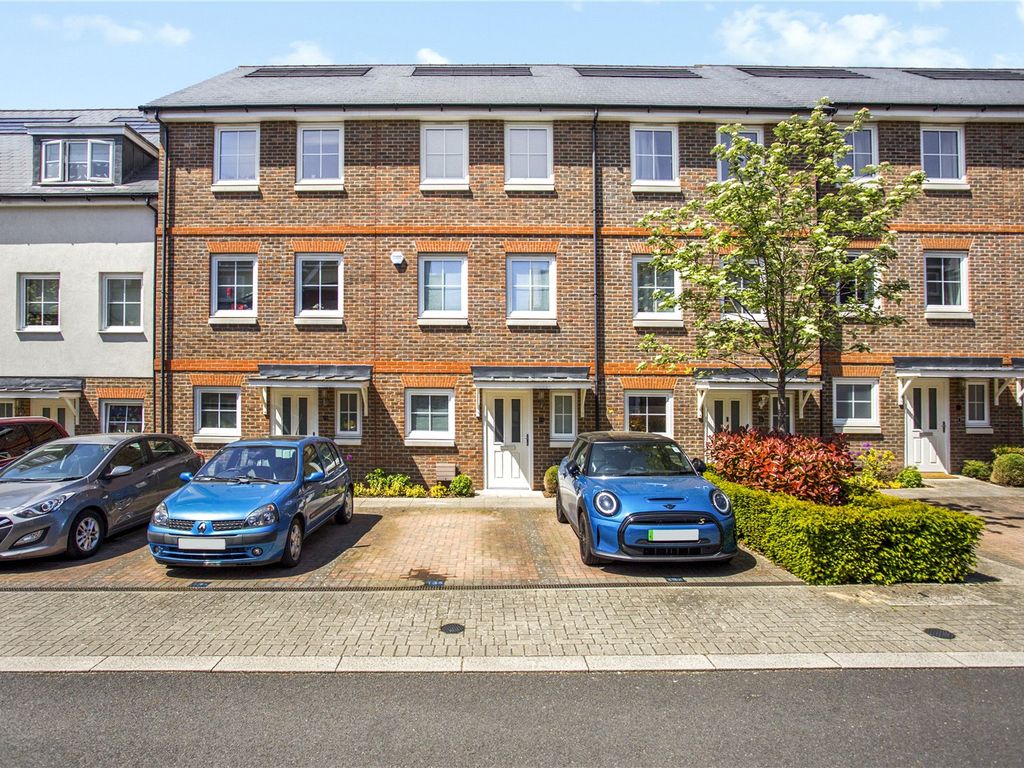 4 bed terraced house for sale in Eden Road, Sevenoaks TN14, £600,000