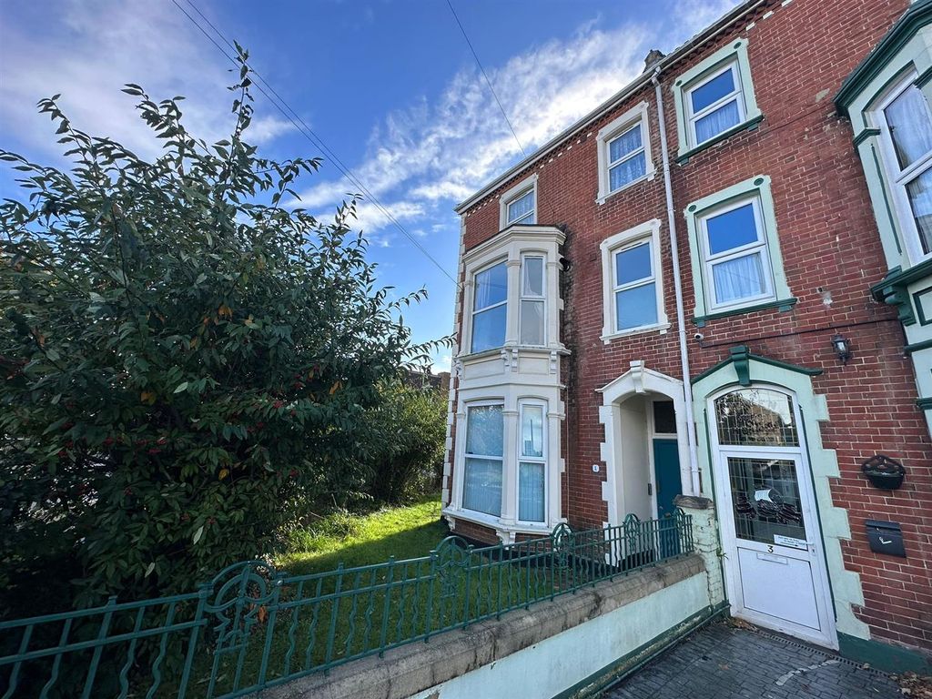 1 bed flat for sale in Bury Road, Gosport PO12, £120,000 Zoopla