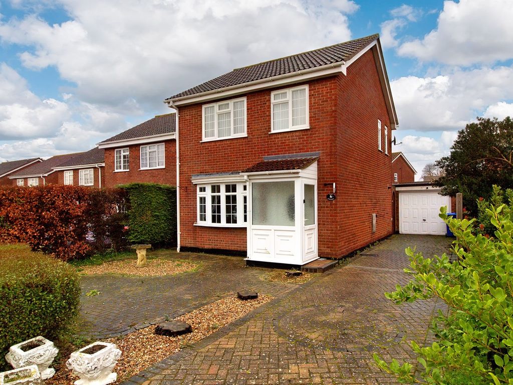 3 bed detached house for sale in Brookwood Close, Worlingham, Beccles