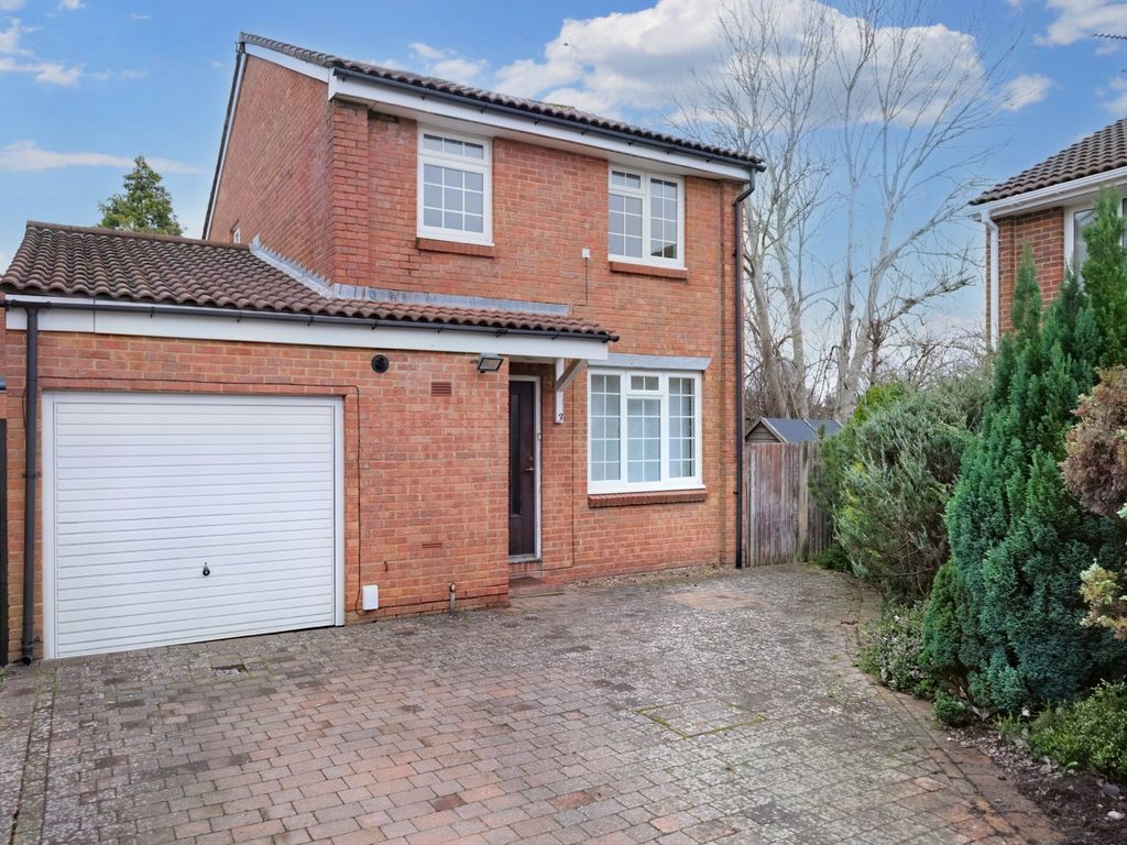 3 bed detached house for sale in Shepherds Close, Orpington BR6, £600,000 Zoopla