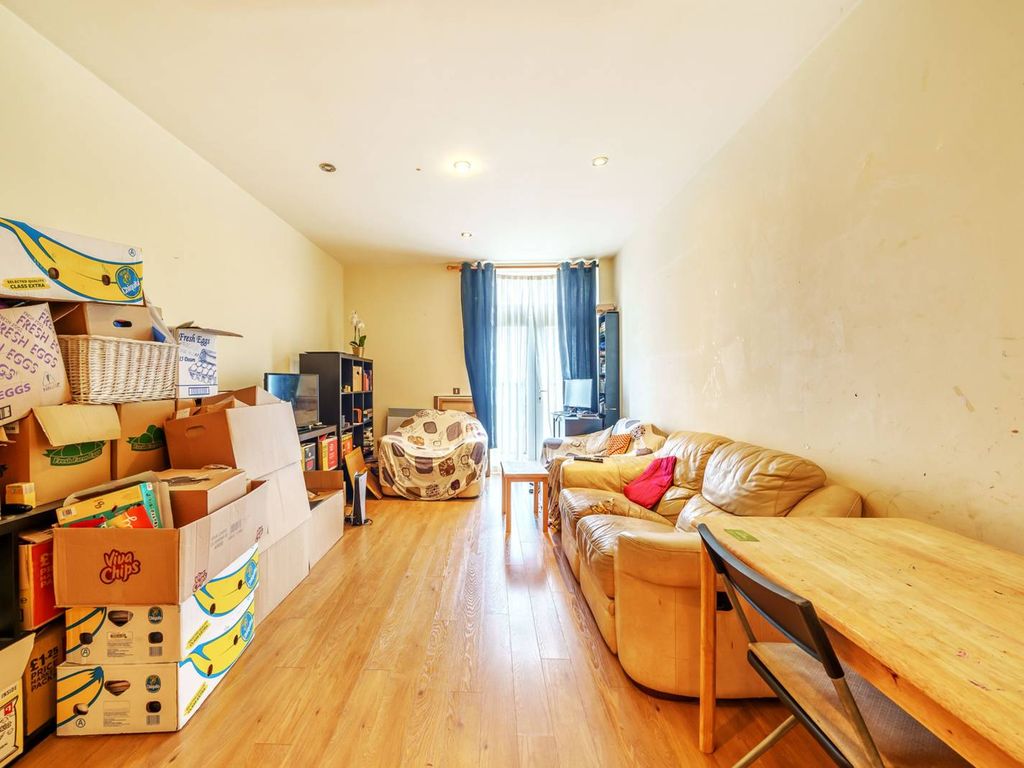 2 bed flat for sale in Romford Road, Stratford, London E15 Zoopla