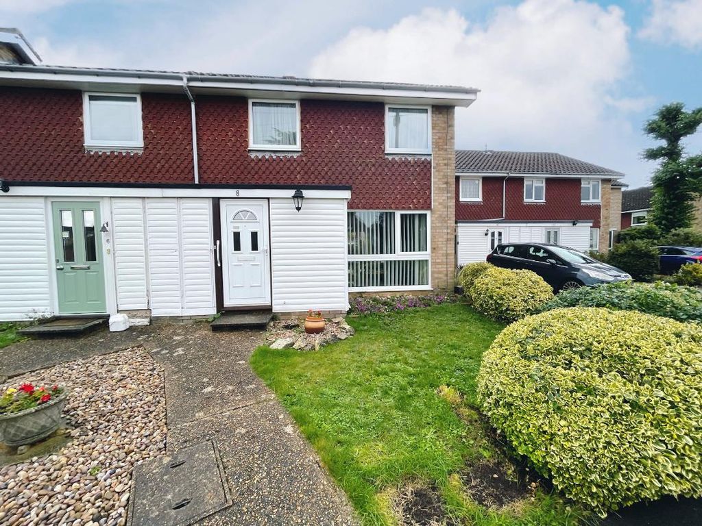 3 bed terraced house for sale in Burnham Drive, Reigate RH2, £500,000 Zoopla