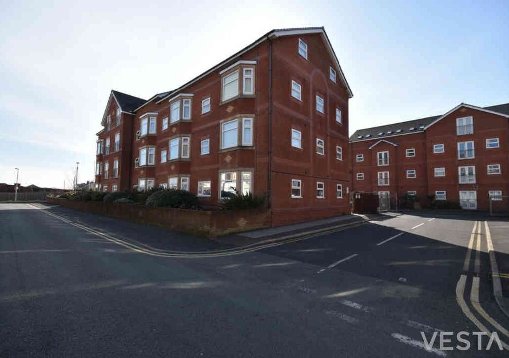 2 bed flat for sale in Osborne Road, Blackpool FY4 Zoopla