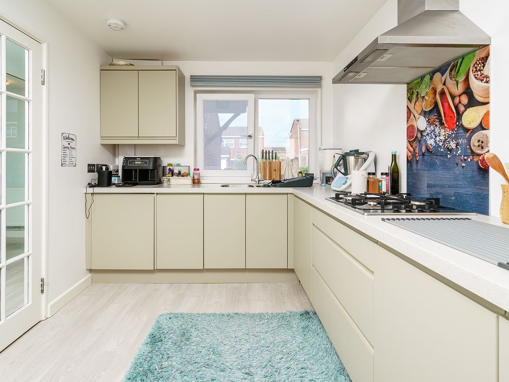 3 bed end terrace house for sale in Farrant Way, Borehamwood WD6, £