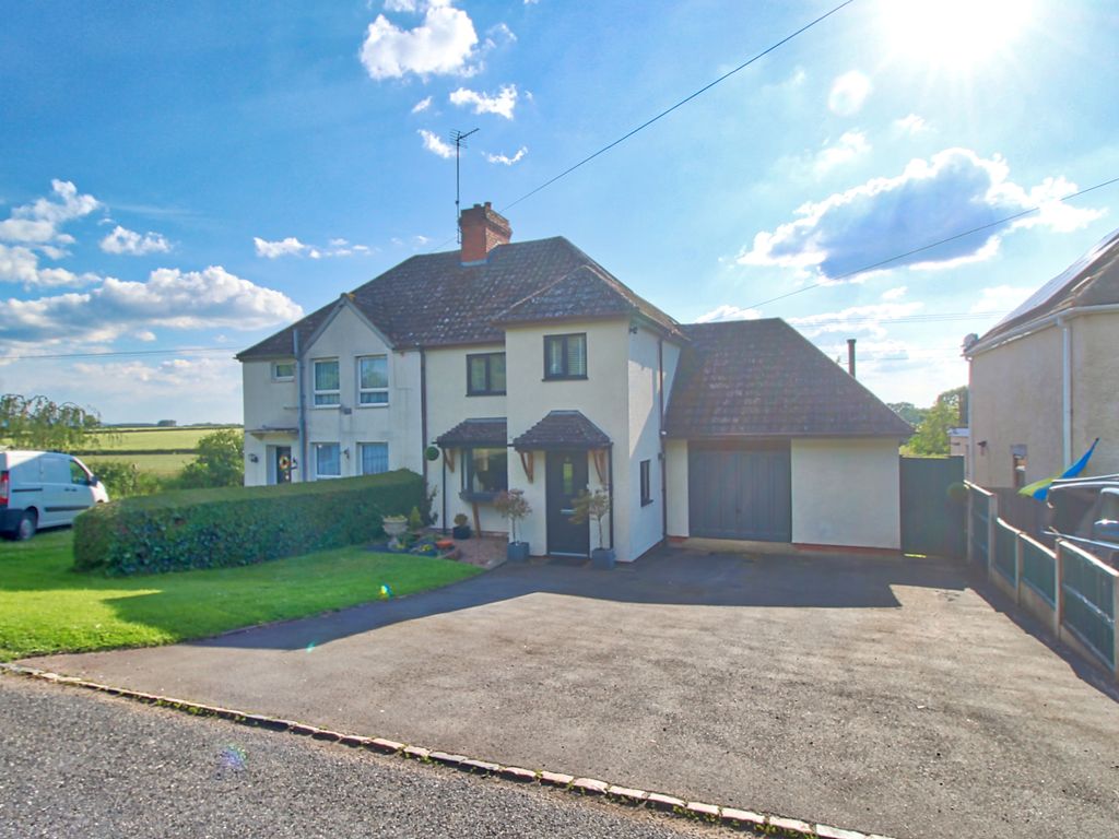 3 bed semidetached house for sale in Radford Road, Rous Lench, Evesham