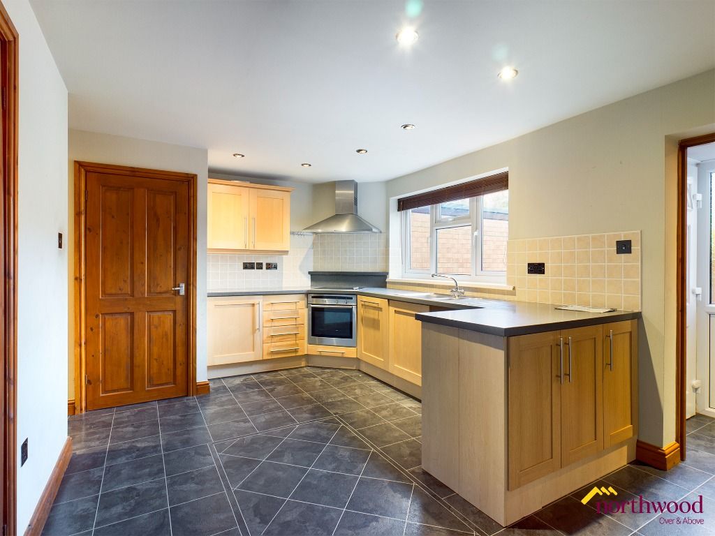 3 bed town house to rent in Rothwell Street, Penkhull ST4 Zoopla