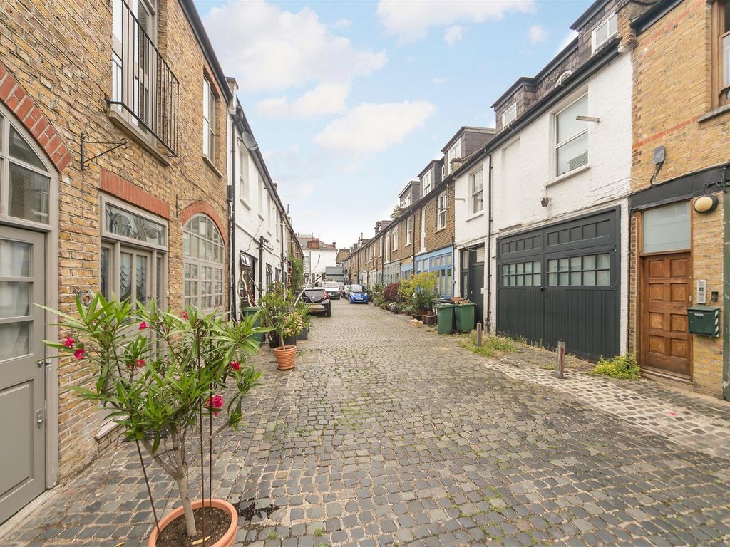 2 bed flat to rent in Eton Garages, Belsize Park NW3, £2,250 pcm Zoopla