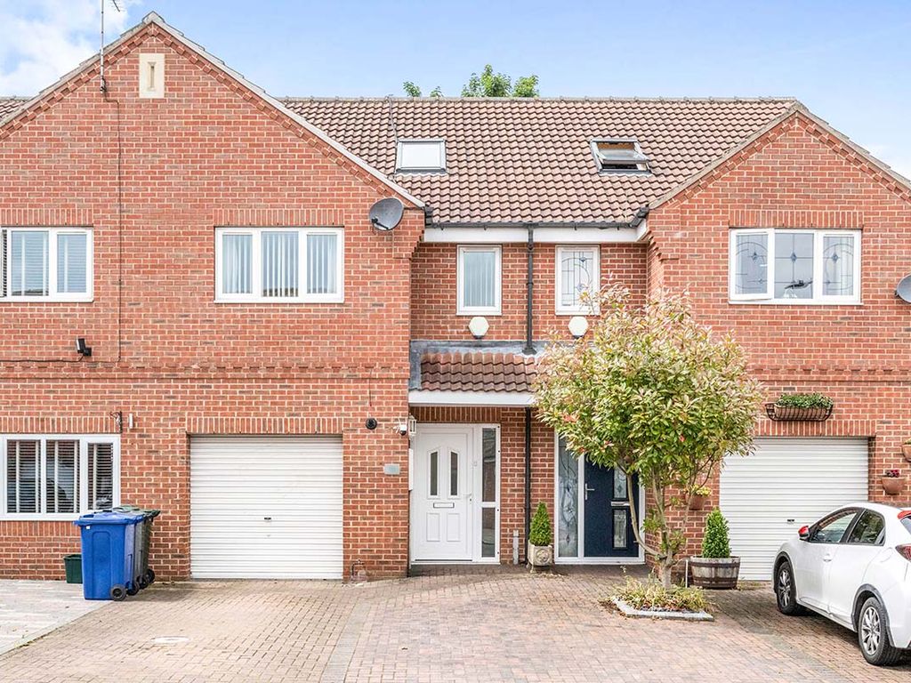 3 bed terraced house for sale in Westerdale Road, Scawsby, Doncaster