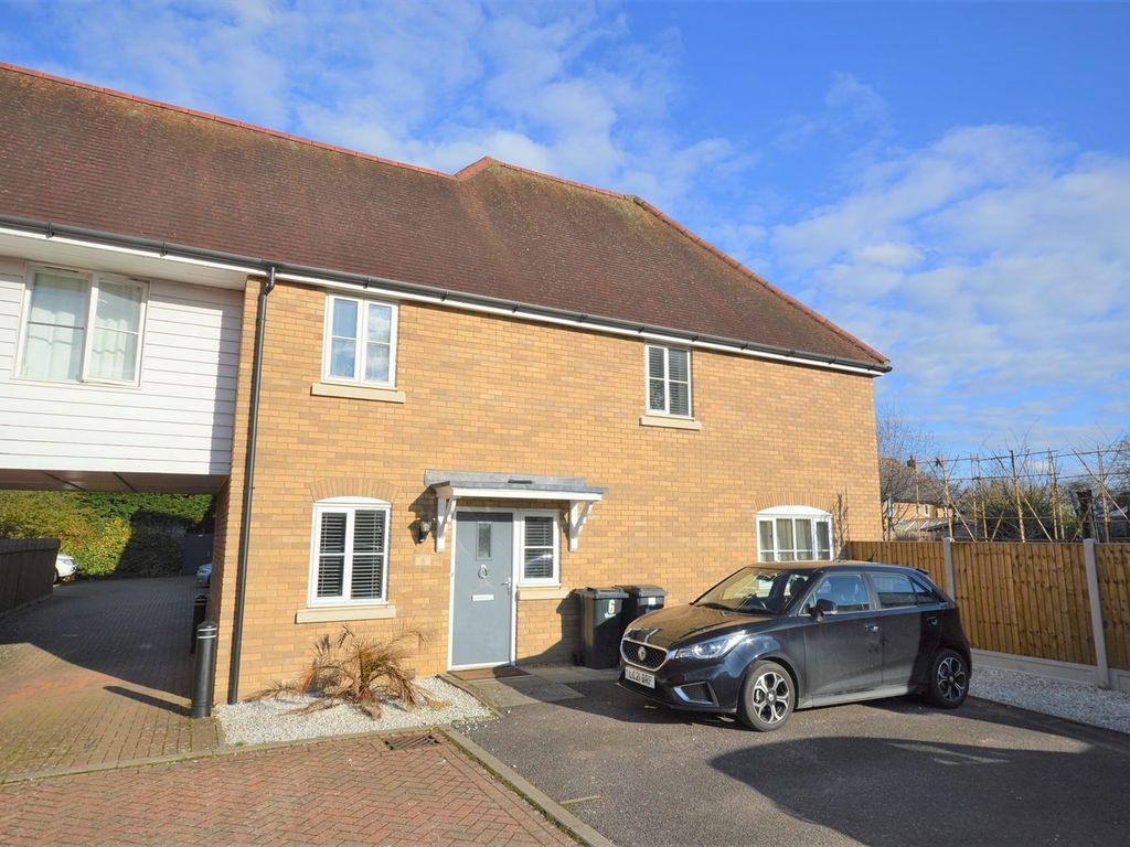 4 bed linkdetached house for sale in Granary Halt, Rayne, Braintree