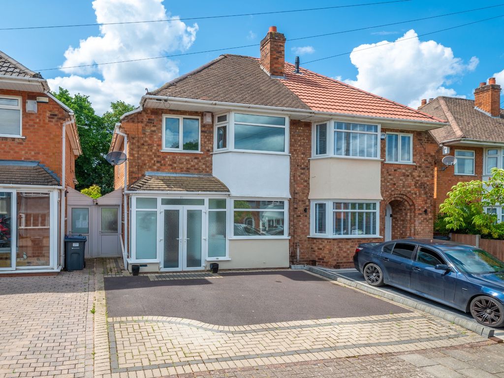 3 bed semidetached house for sale in Loxley Avenue, Birmingham B14
