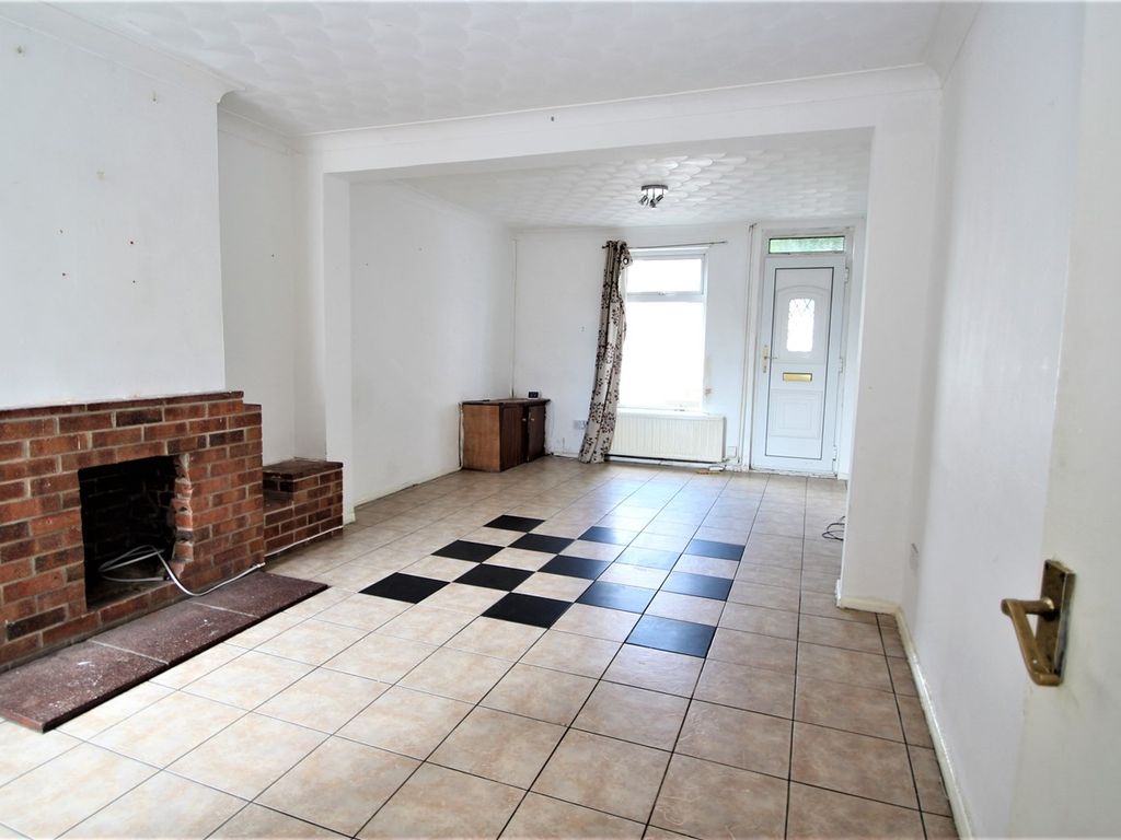 3 bed terraced house for sale in Sirdar Road, Ipswich IP1, £150,000
