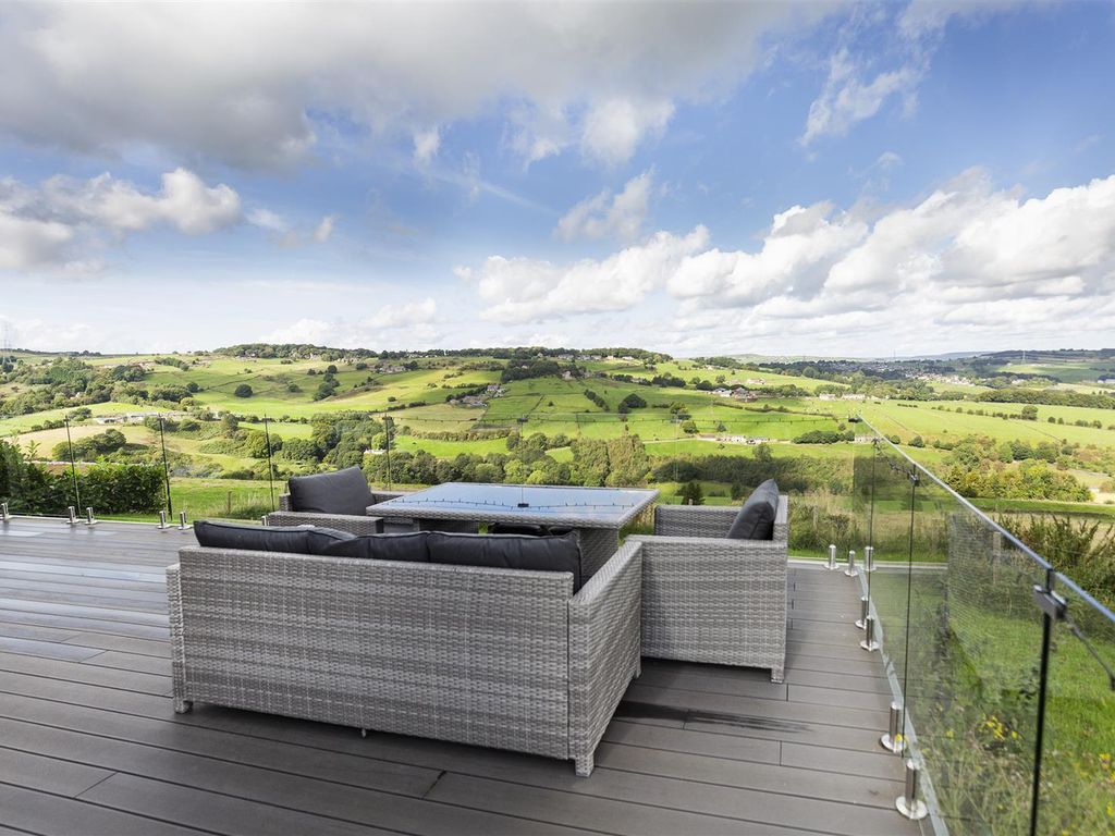 4 bed semidetached house for sale in Dean House Lane, Stainland