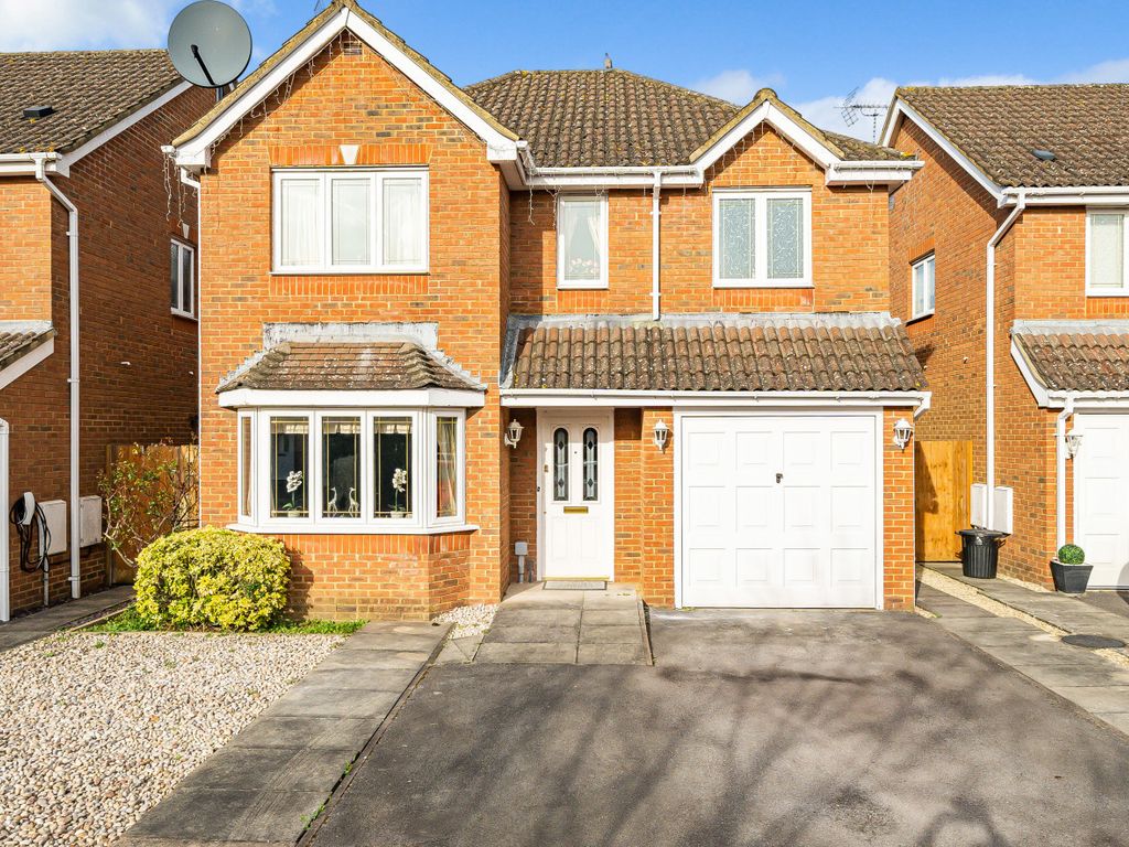 4 bed detached house for sale in Ashford, Surrey TW15, £625,000 Zoopla
